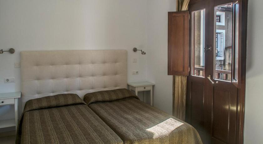 Pension-Hospedaje La Tapuca San Vicente De La Barquera Esterno foto